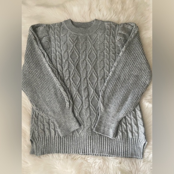 crown & ivy Sweaters - New Crown & Ivy cable knit gray sweater size XL